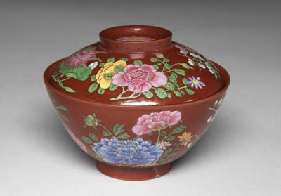 图片[2]-Yixing lidded bowl with four-seasons flower decoration in painted enamels, Qing dynasty, Kangxi reign (1662-1722)-China Archive